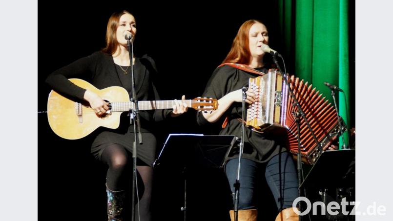 Ein Höhepunkt im Jubiläumsjahr ist das Konzert „Altbayrischer Advent“, womit die „Raith-Schwestern und da Blaimer“ in Oberviechtach gastieren.

Alternative Bild: weu