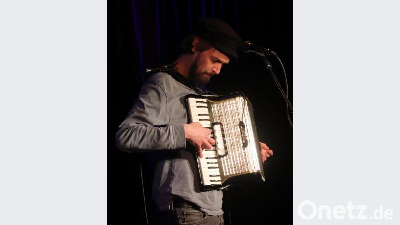 Die Texte regen zum Nachdenken an, über die Welt, über das Leben und das Konzert. Bild: mfh