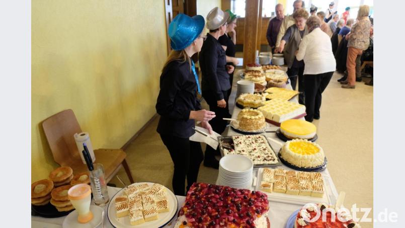 Am Torten- und Kuchenbuffet bleiben keine Wünsche offen. Bild: do
