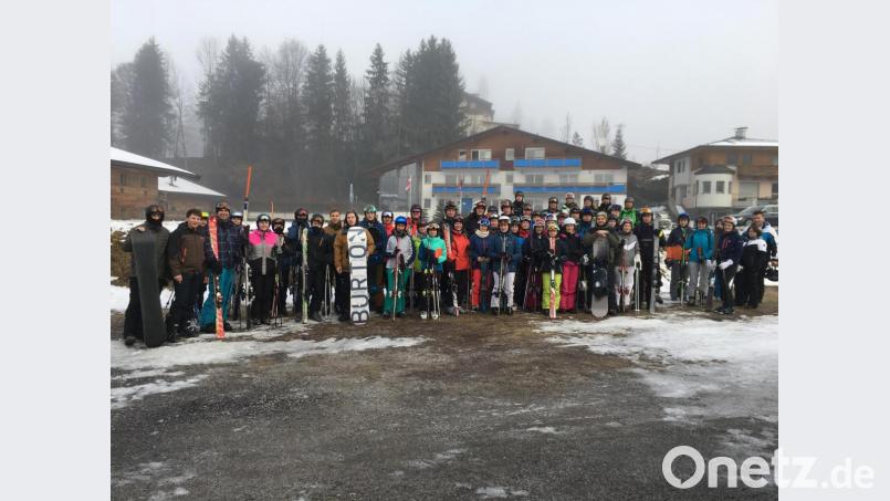 Erst auf der Hohen Save fanden die Teilnehmer an der Skitag der Jungen Union genügend Schnee vor. Bild: bkr