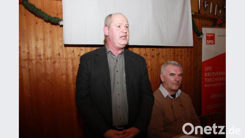 Thomas Döhler (links) ist fest entschlossen, Nachfolger von Landrat Wolfgang Lippert zu werden. Seine volle Unterstützung sicherte auch der Krummennaaber Bürgermeister und Kreisrat Uli Roth (rechts) zu. Bild: wro
