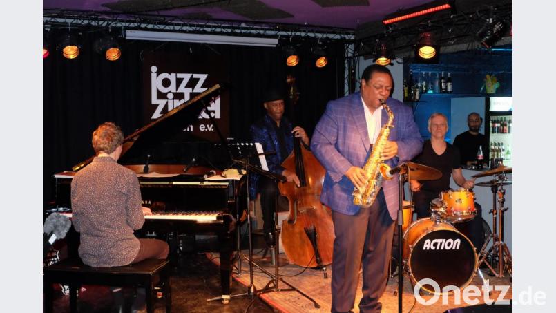 Musik, die aus dem Herzen kommt trifft beim Jazz-Zirkel auf offene Ohren: „Soul Chemistry“ - das sind Vincent Herring (Altsaxofon), Urs Hager (Klavier), Essiet Essiet (Kontrabass) und Joris Dudli (Schlagzeug). Bild: lr
