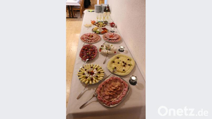 Das kulinarische Angebot ließ keine Wünsche offen. Bis weit in den Vormittag hinein genossen die Familien die unbeschwerte Zeit. Bild: rpp