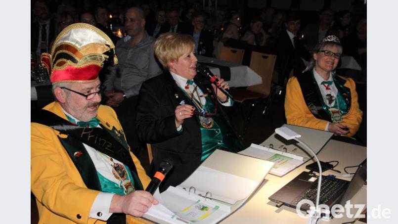Günter Fennerl, Iris Fennerl und Melanie Richter (von links) ließen 44 Jahre Tursiana eindrucksvoll Revue passieren. Bild: kro
