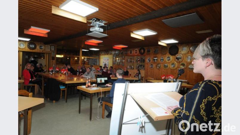 SPD-Bürgermeisterkandidatin Julia Bayer nennt Transparenz und Offenheit bei ihrer Wahl und sieht auch eine parteiübergreifende Politik im Marktgemeinderat als Schlüssel für eine erfolgreiche Tätigkeit zum Wohl der Bürger. Bild: bey