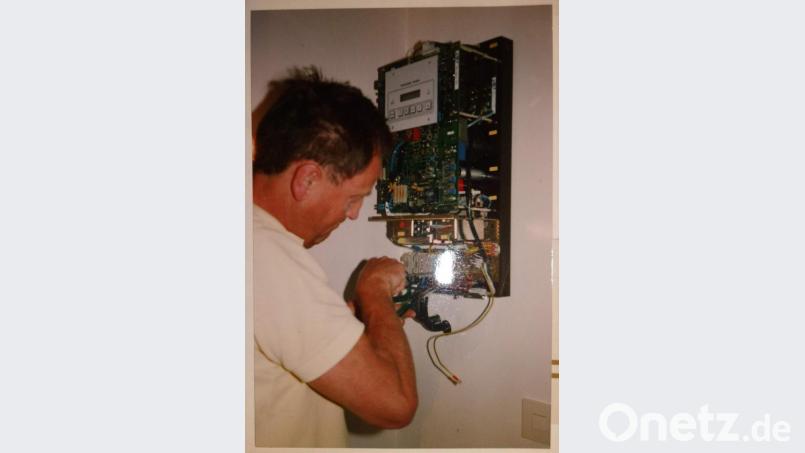 Für den Solarpionier Richard Birner war sowohl der Bau der PV-Anlage auf dem Dach als auch der Anschluss an das OBAG-Netz Neuland. Bild: u