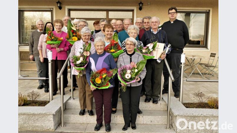 Für 40, 50 und sogar 60-jährige Mitgliedschaft in der KAB konnten etliche treue Mitglieder geehrt werden. Bild: wbe