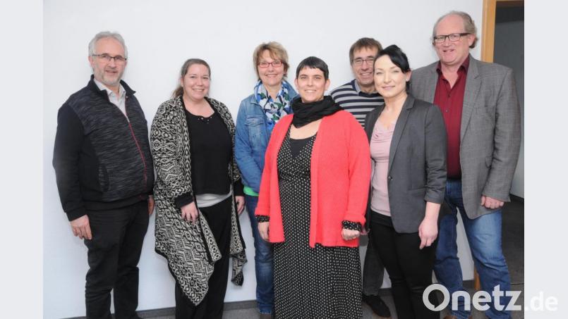 Das ist die neue Mannschaft in der Nelkenstraße 4 (von links): Klaus Pippan, Sonja Oleson, Heidi Himmelhuber, Sandra Kapinsky, Dr. Klaus Gebel, Mandy Fischeder und Dr. Armin Rüger. Bild: Joachim Gebhardt