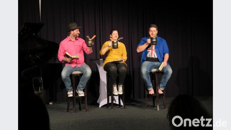 Tom Bauer, Veronika Frank und Sebastian Hagengruber (von links) graut vor dem Bier, das nicht nach dem bayerischen Reinheitsgebot gebraut ist Bild: jzk