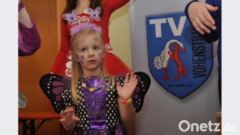 Julia Neuber sahnte als Wasserschmetterling bei der Maskenprämierung ab. Sie war aber auch entzückend anzuschauen. Bild: dob