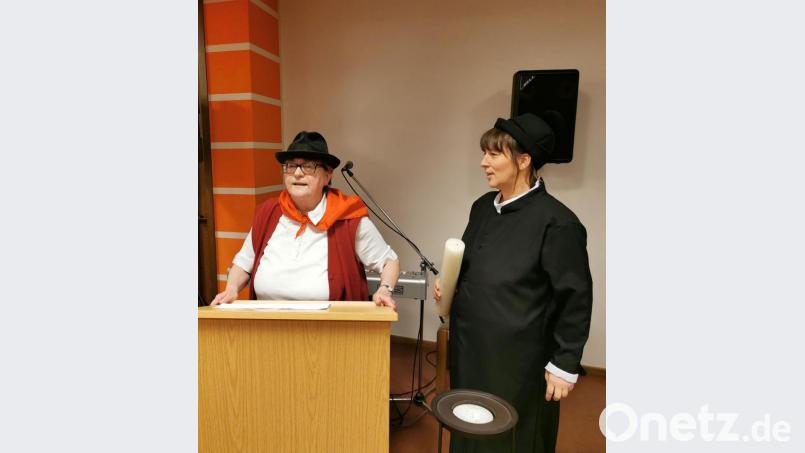 Die Stimmung hochschlagen ließ der Auftritt von Nicola Hummer als „Don Capello“ und Waltraud Karl als „Minestrone“. Bild: gz