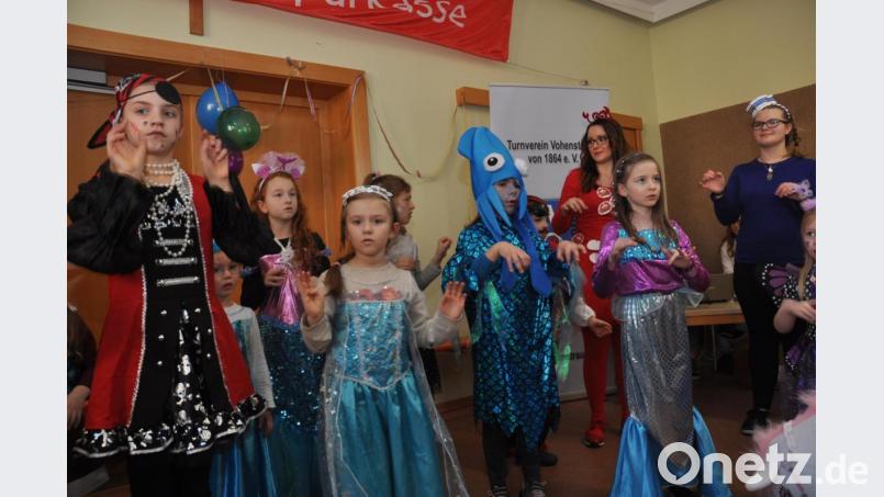 In der Unterwasserwelt der Meere geht es ganz schön bunt zu. Alles glitzert und blinkt. Die Mädchen und Buben hatten viele Ideen in den Kostümen umgesetzt. Bild: dob