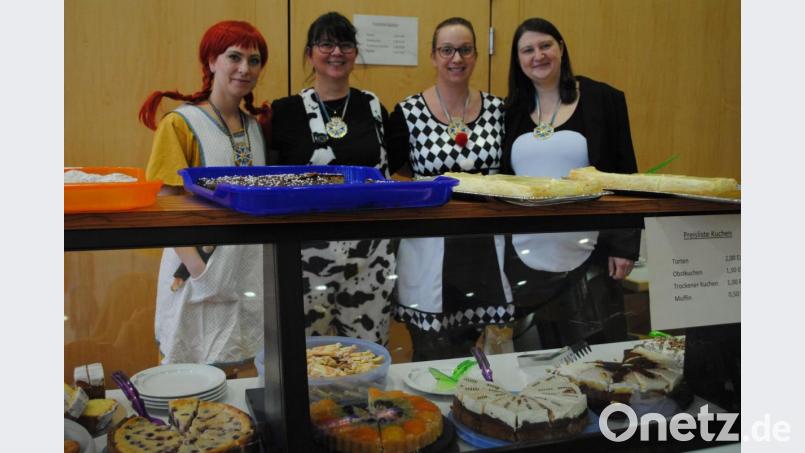 Pippi Langstrumpf und ihre Freundinnen verkaufen Kuchen Bild: gag