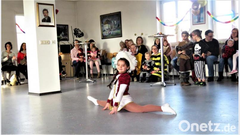 Tanzmariechen Nina bekam viel Applaus für den tollen Tanz und durfte gleich noch eine Zugabe tanzen. Bild: ubb