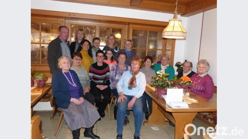 Dankeschön-Treffen für den Blumenschmuck in Poppberg. Bild: fm