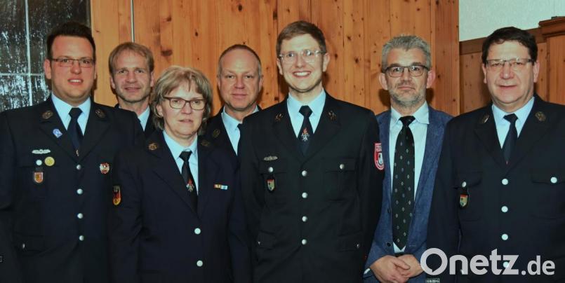 Aktive Mitglieder werden ausgezeichnet (von links): Johannes Hauer, Markus Zagel, Angela Kohler, Vorsitzender Christian Krieger, Florian Kohler, Bürgermeister Roger Hoffmann und Peter Kohler. Bild: gf