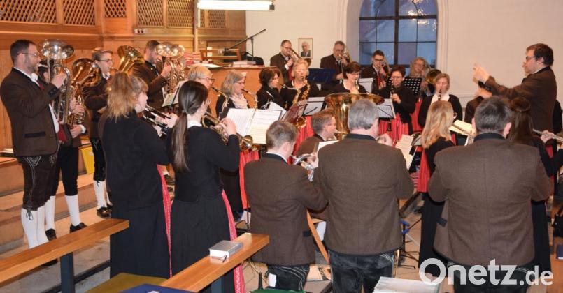 Die Blaskapelle St. Ägidius will ihren Stammplatz im Oberstufenbereich weiter festigen. Dies ist das Ziel von Dirigent Christian Bäuml. Die Konzertkapelle war im vergangenen Jahre bei 40 Auftritten zu hören. Bild: bö