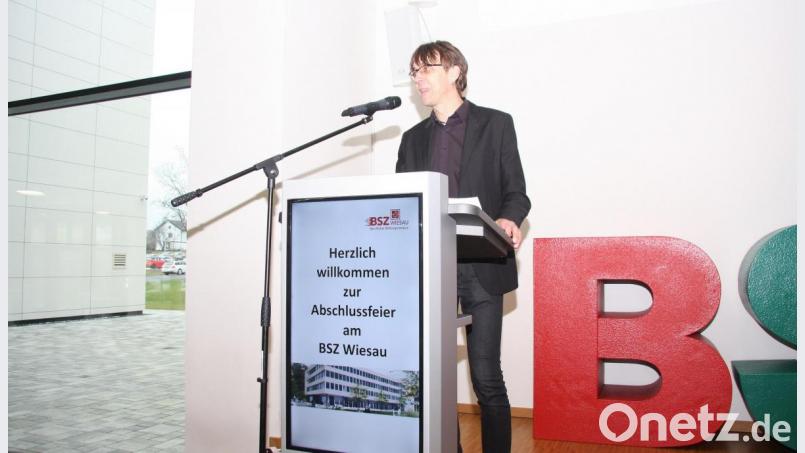 Im Namen der Berufsschule sprach der stellvertretende Schulleiter, Studiendirektor Thomas Metzler. Bild: wro