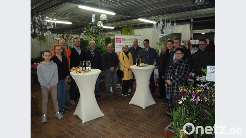 Die CSU besucht in Neustadt zehn verschiedene Orte und befragt die Menschen dort nach ihrer Meinung zu bestimmten Themen. Bild: krb