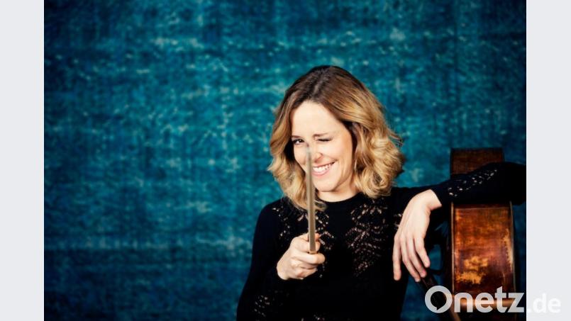 Die vorzügliche Cellistin Sol Gabetta ist weltweit unterwegs und engagiert sich auch in den Medien für Musik (&quot;KlickKlack&quot;, mit Martin Grubinger, Bayerisches Fernsehen) Bild: Julia Wesely