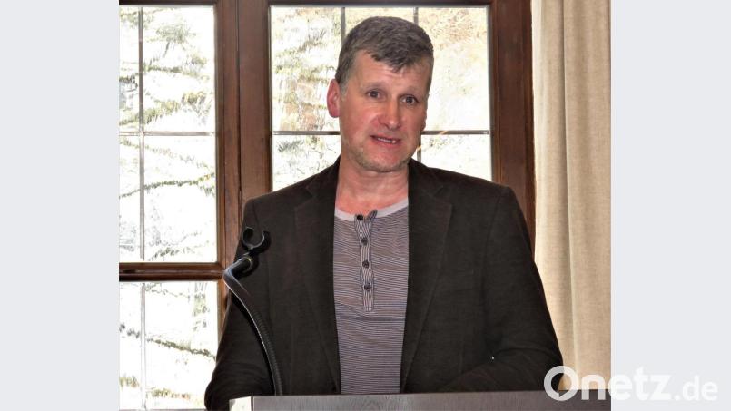 Wolfgang Göldner sprach zwischen den Liedern besinnliche Texte. Bild: ubb