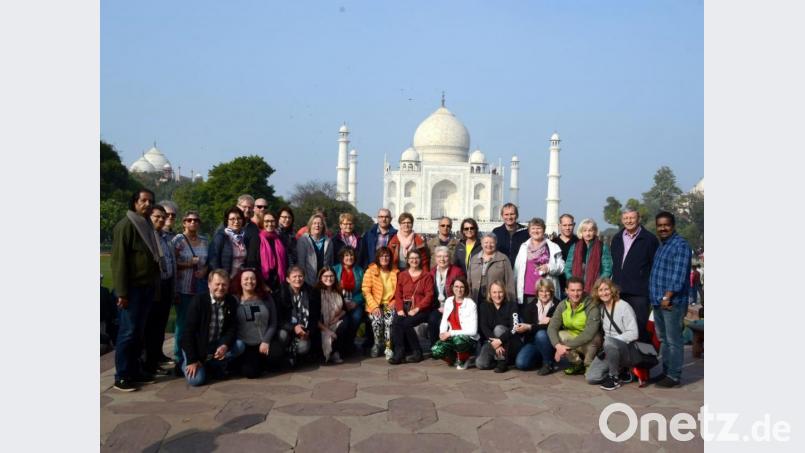 Die Reisegruppe vor dem Taj Mahal. Bild: bk