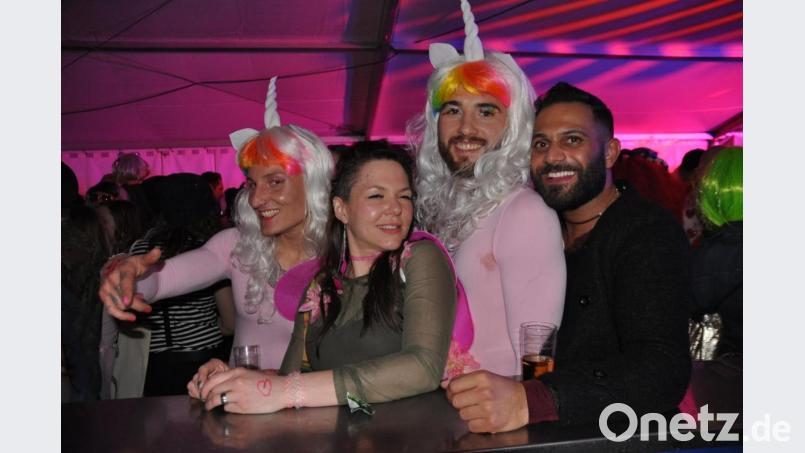 Ist hier Männervolk anwesend? Bei Lisl’s Weiberfasching des SV Kulmain ist das nicht auszuschließen. Bild: ak