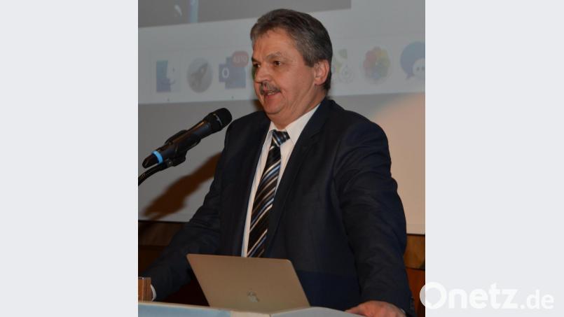 Bürgermeister Andreas Wutzlhofer spürt kräftigen Gegenwind seiner Kontrahenten auf der letzten Wegstrecke zur Kommunalwahl in Sachen Einstellungspolitik im Rathaus. Deswegen äußert er sich nun öffentlich dazu. Bild: dob