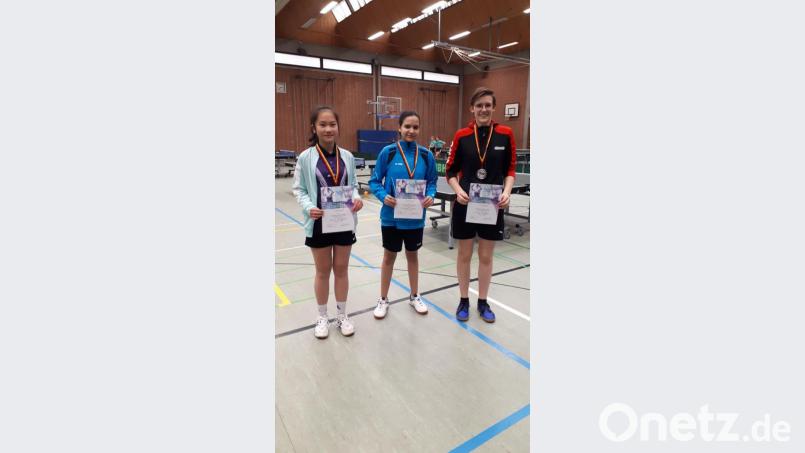 Bei den Mädchen U18 setzte sich Narissa Radowan vom TV Amberg gegen die leicht favorisierte Uta Kiener vom TV Nabburg durch. Den dritten Platz belegte Maria Tran vom TuS Dachelhofen. Bild: gab
