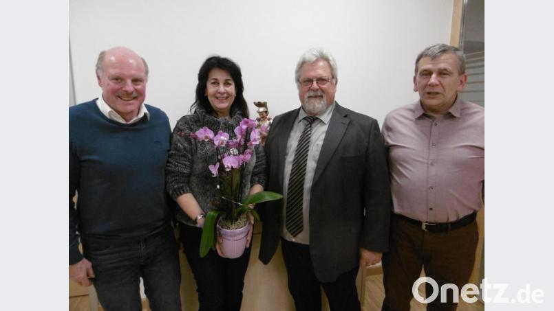 Von links nach rechts: Hans Häusler, Montserrat Bayerl, Pfarrer Arnold Pirner, Albert Baumann. Bild: rgl