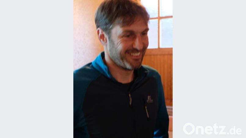 Martin Kahl rät den Waldbesitzer, sich über klimatolerante Baumarten zu informieren. Bild: le