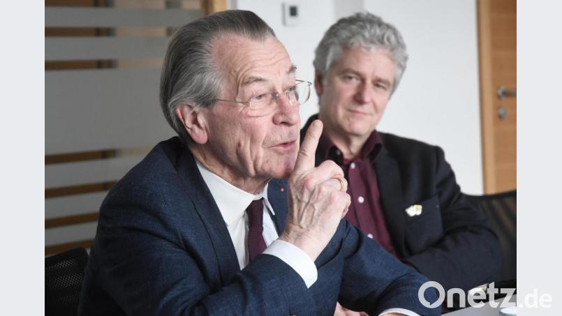 Franz Müntefering (links) im Redaktionsgespräch. Daneben der Flosser Bürgermeisterkandidat Robert Lindner (SPD). Bild: Gabi Schönberger