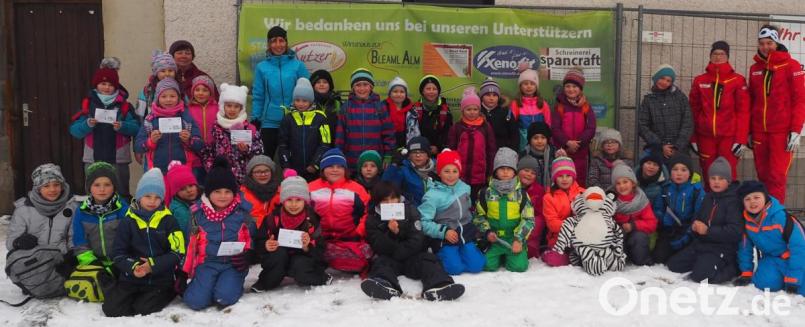 Einen kurzweiligen Schulvormittag verbrachten die Zweitklässler der Fichtelnaabtalschule beim Langlauf-Schnuppertag mit dem Deutschen Skiverband auf der Bleaml-Alm. Bild: jpl