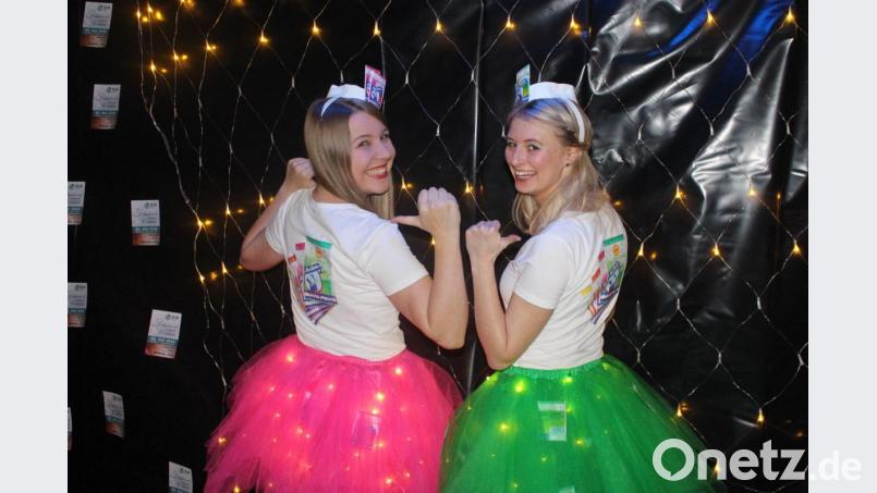 Bunte, prickelnde Ahoj-Brause-Girls waren auch unter den Faschingsgästen. Bild: ema