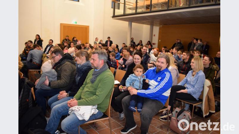 So ein offizieller Empfang ist ganz schön aufregend. Die Kinder nahmen es aber relativ gelassen. Bild: bnr