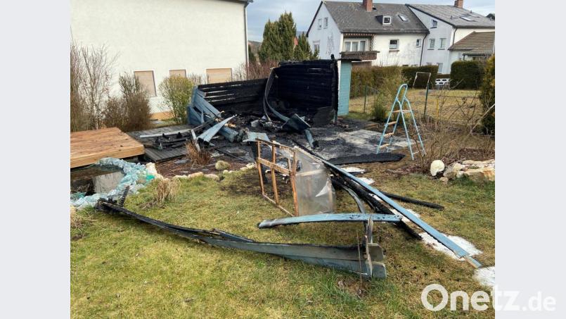 Das Gartenhäuschen in Windischenbach wurde ein Raub der Flammen. Bild: Gustl Beer