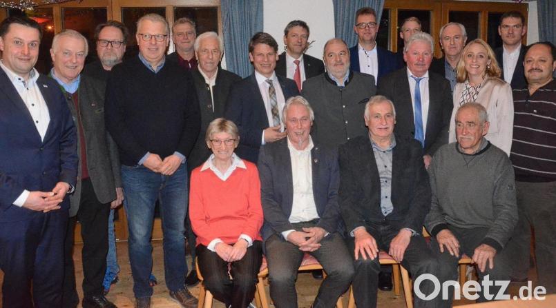 Die CSU Weiden-Ost ehrt langjährige Mitglieder. Bild: Kunz