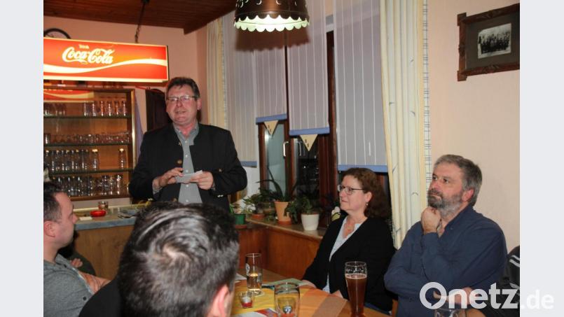 Bürgermeister Martin Prey zog im Gasthaus Betz in Wagnern zog er Bilanz und gab einen Ausblick auf die künftige Entwicklung der Gemeinde. Bild: frd