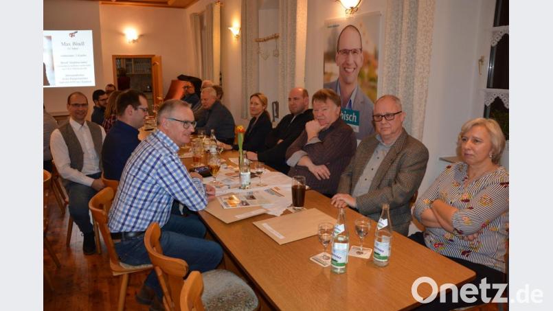 Etwa 30 Zuhörer waren am Samstagabend zur Wahlveranstaltung der Freien Wähler in den Schaumberger-Saal gekommen. Bild: jr