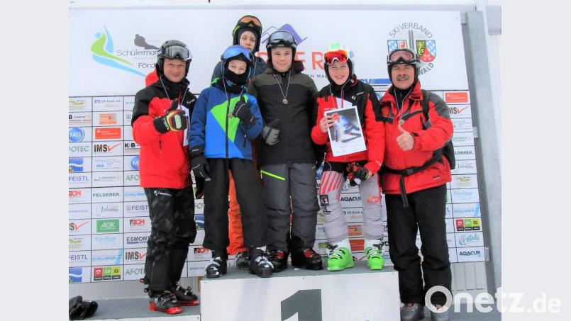 Die Zottbachtal-Mittelschule schnappt sich beim Bezirksfinale Ski alpin am Großen Arber den dritten Platz. Bild: tu