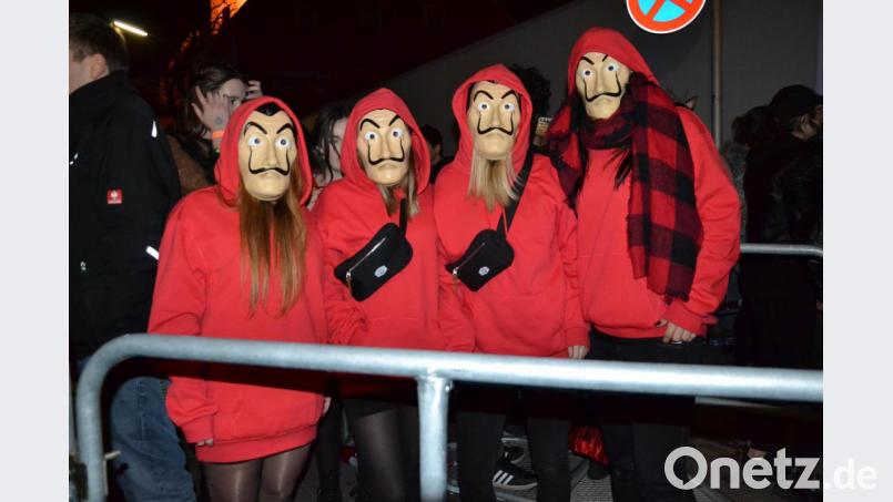 Nasch sind beim Naschn Pfinsta in Moosbach oft auch die Kostümierung vieler Maschkerer. Am Donnerstag, 20. Februar, werden närrische Weiber und die, die sich als solche verkleiden, wieder in Scharen in Moosbach erwartet Bild: gi