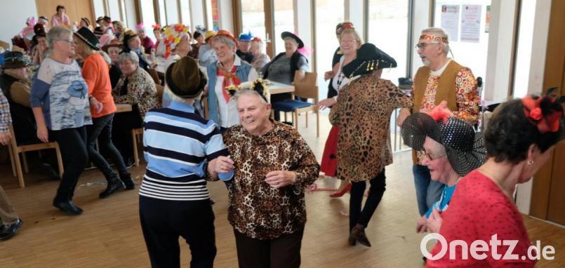 Ausgelassene Freude und Tanzspaß bestimmten den Kappenabend der Senioren. Bild: mab