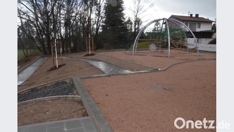 Die Hans-Sauer-Schule bekommt einen neuen barrierefreien Schulhof mit neuen Spielgeräten. Bild: Kunz