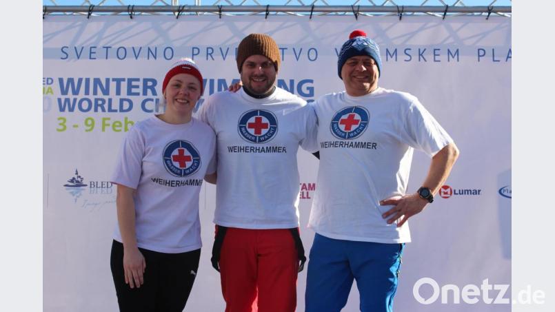 Franziska Bäuml, Martin Tafelmeyer und Richard Hirmer (von links) von der Wasserwacht Weiherhammer nahmen an der Weltmeisterschaft der Eisschwimmer teil. Bild: exb