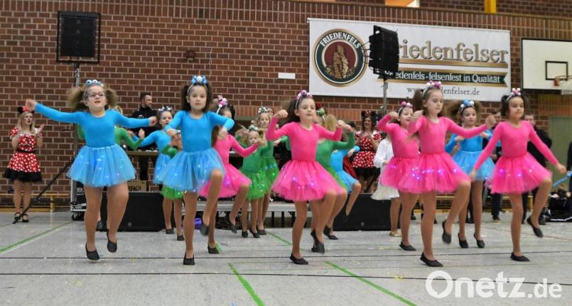 Die Kinder- und Jugendgarde beim &quot;Monster&quot;-Showtanz. Bild: hcz