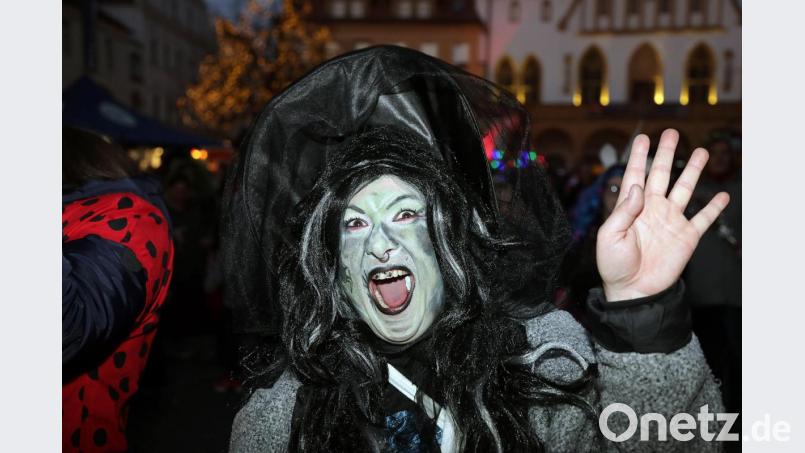 Hexen wie diese freuen sich schon auf eine wilde Partynacht. Bild: Wolfgang Steinbacher