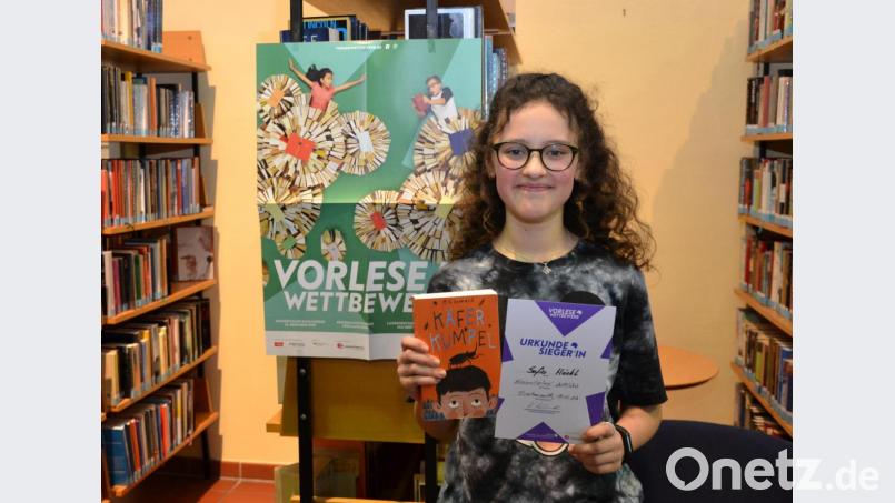 Sofia Häckl ist die Siegerin beimKreisentscheid des Vorlesewettbewerbs. Die Elfjährige geht in die Klasse 6b des Stiftland Gymnasiums. Sie las unter anderem aus dem Buch "Käferkumpel" von Autorin M.G. Leonard. Bild: sfo