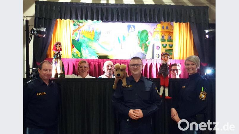 Die Polizeipuppenbühne aus Weiden gab im Jugendzentrum acht Vorstellungen. Bild: Polizeipuppenbühne Weiden/exb