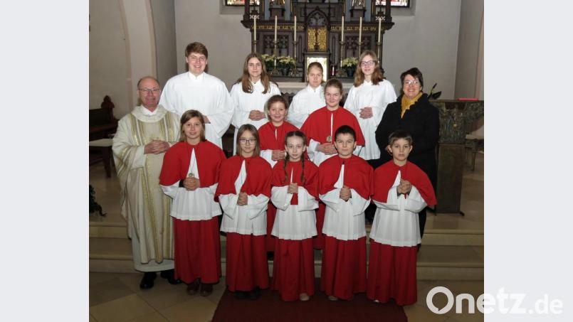Sieben neue Ministranten begrüßt die Pfarrgemeinde St. Marien Rothenstadt in ihren Reihen. Bild: Dobmeier