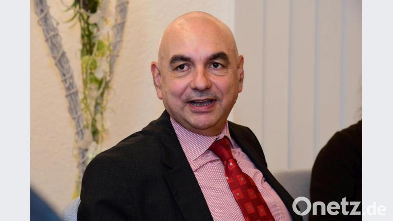 Jürgen Mistol (Grüne) wünscht sich oberpfälzisches Porzellan fürs Hofbräuhaus. Bild: Petra Hartl